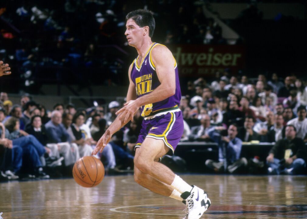 1995: John Stockton breaks Magic Johnson’s assist mark